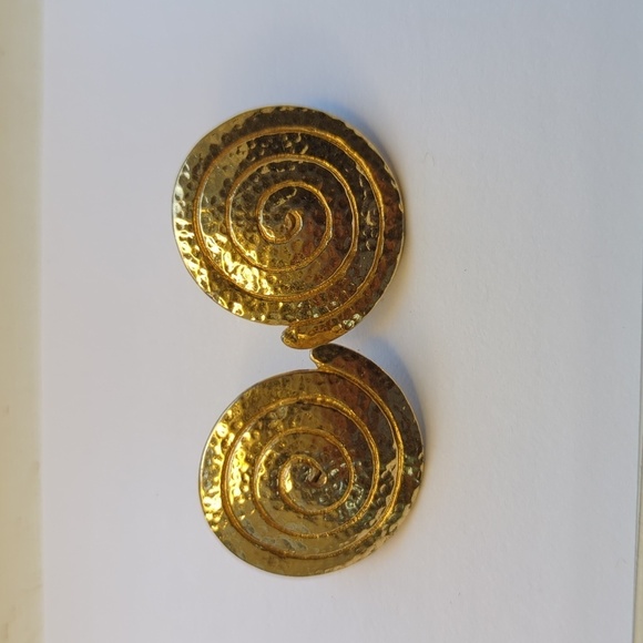 Monet Jewelry - Monet Disk Earrings Signed Vintage Hammered 10kt gp gold toned coiled circular